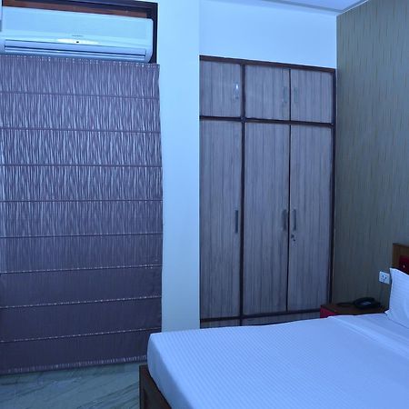 Hotel Royal International New Delhi Exteriör bild