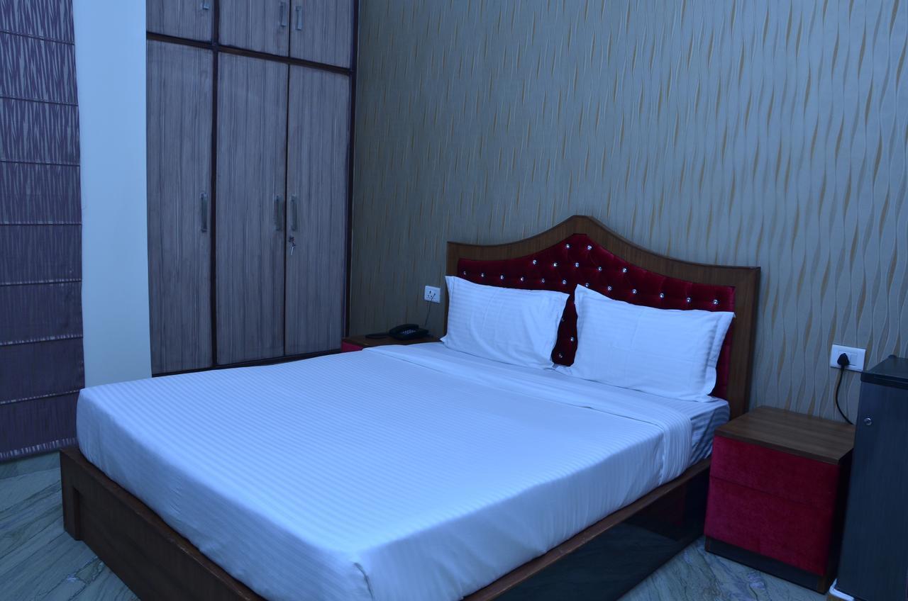 Hotel Royal International New Delhi Exteriör bild