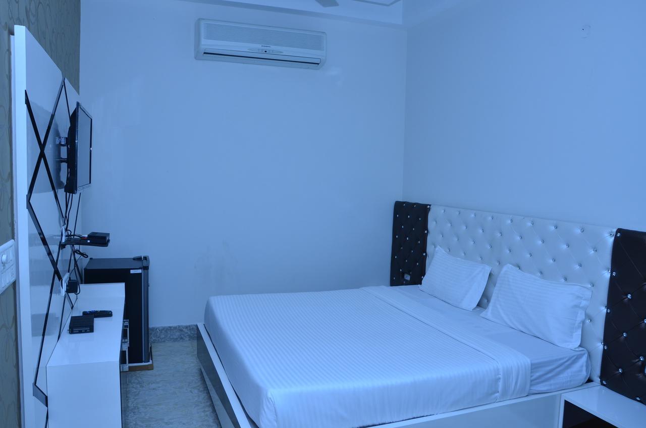 Hotel Royal International New Delhi Exteriör bild