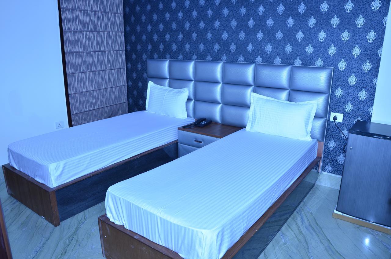 Hotel Royal International New Delhi Exteriör bild