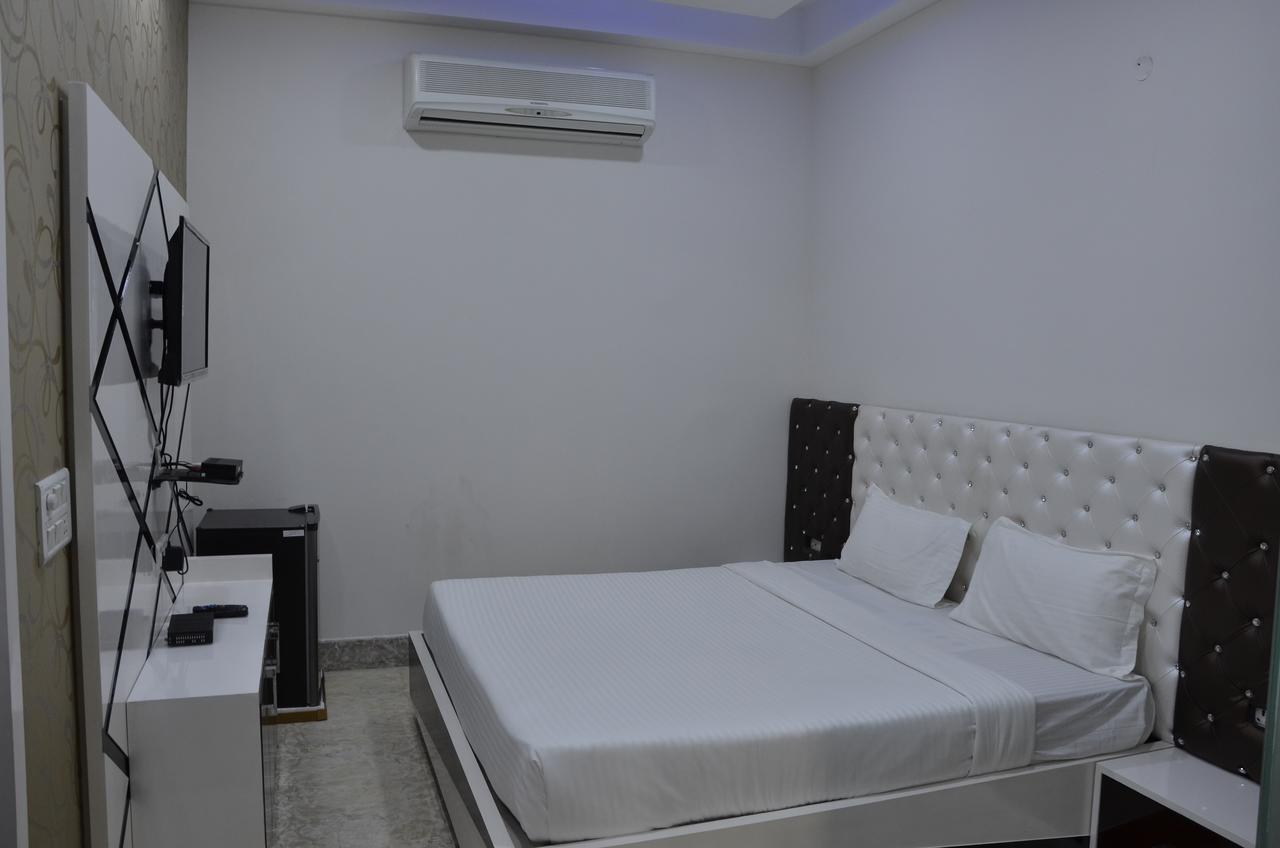 Hotel Royal International New Delhi Exteriör bild